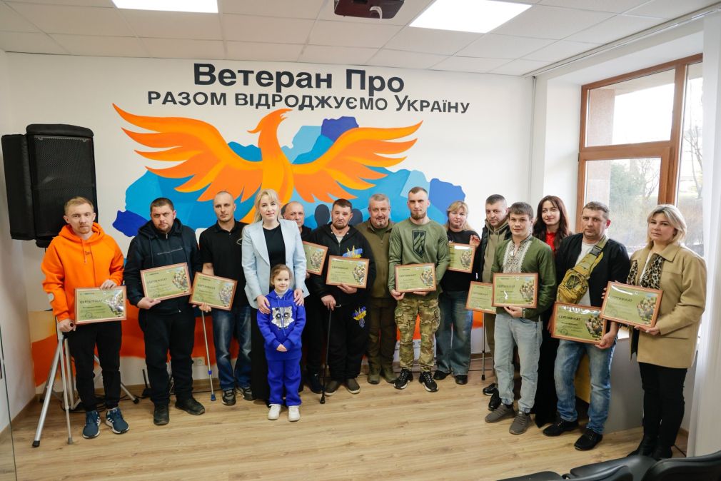 На Прикарпатті вручили 13 сертифікатів на житло ветеранам та родинам загиблих