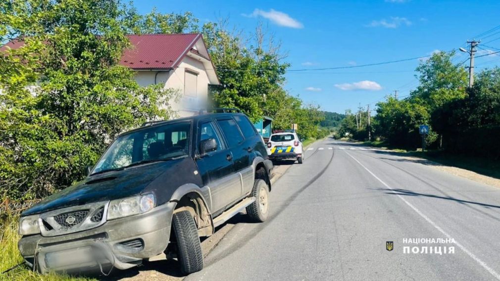 На Косівщині водій позашляховика збив двох пішоходів