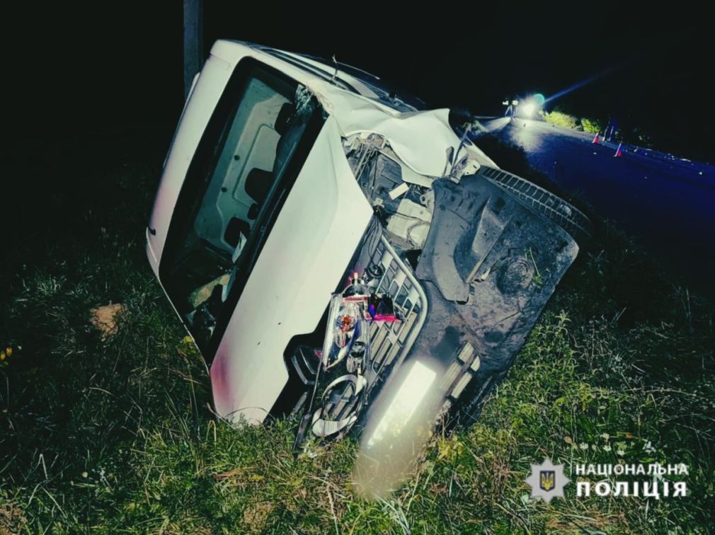 Збив чоловіка та з&rsquo;їхав у кювет: на Косівщині трапилась смертельна ДТП