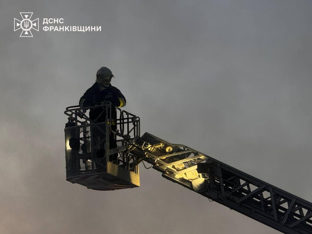 Рятувальники показали, як ліквідовували наслідки атаки РФ на Івано-Франківщині