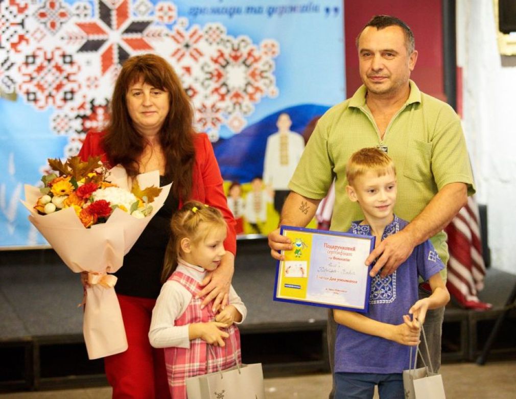 У Франківську сім&rsquo;я усиновила братика й сестричку з Мелітополя