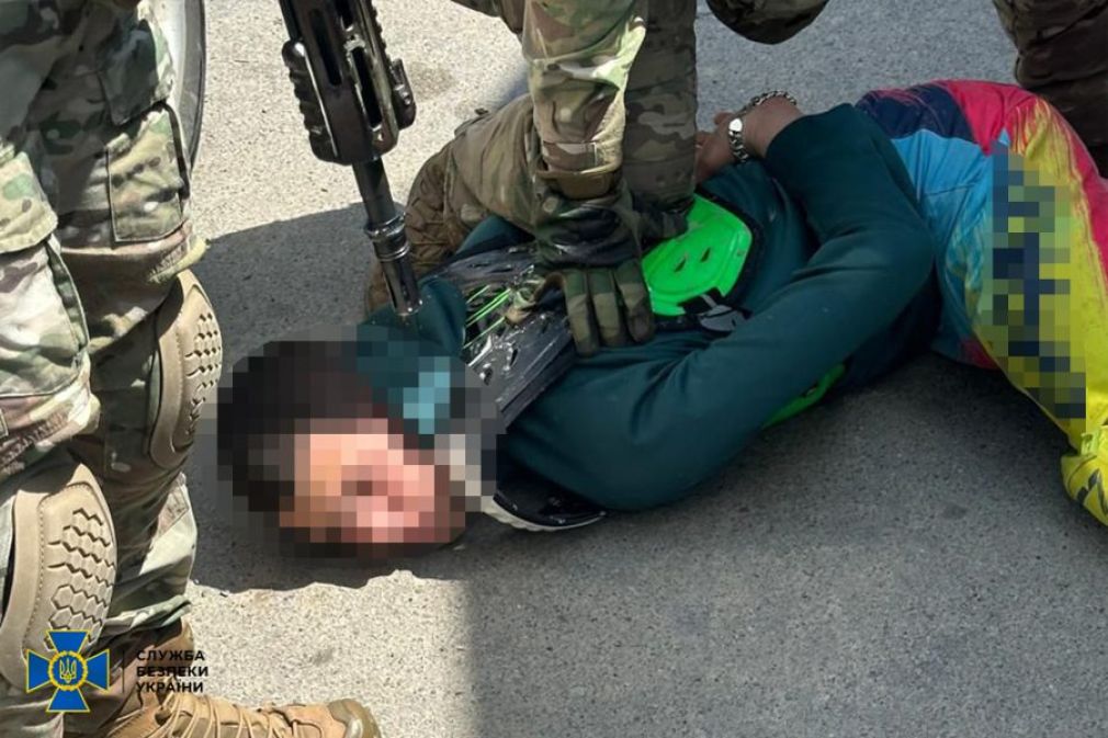 На Прикарпатті затримали ділків, які торгували зброєю