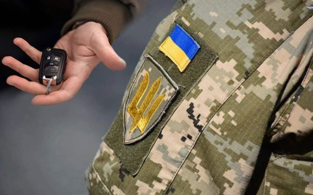Замість штрафмайданчика &ndash; на фронт: на потреби війська на Прикарпатті передали автівки, вилучені у кримінальних провадженнях