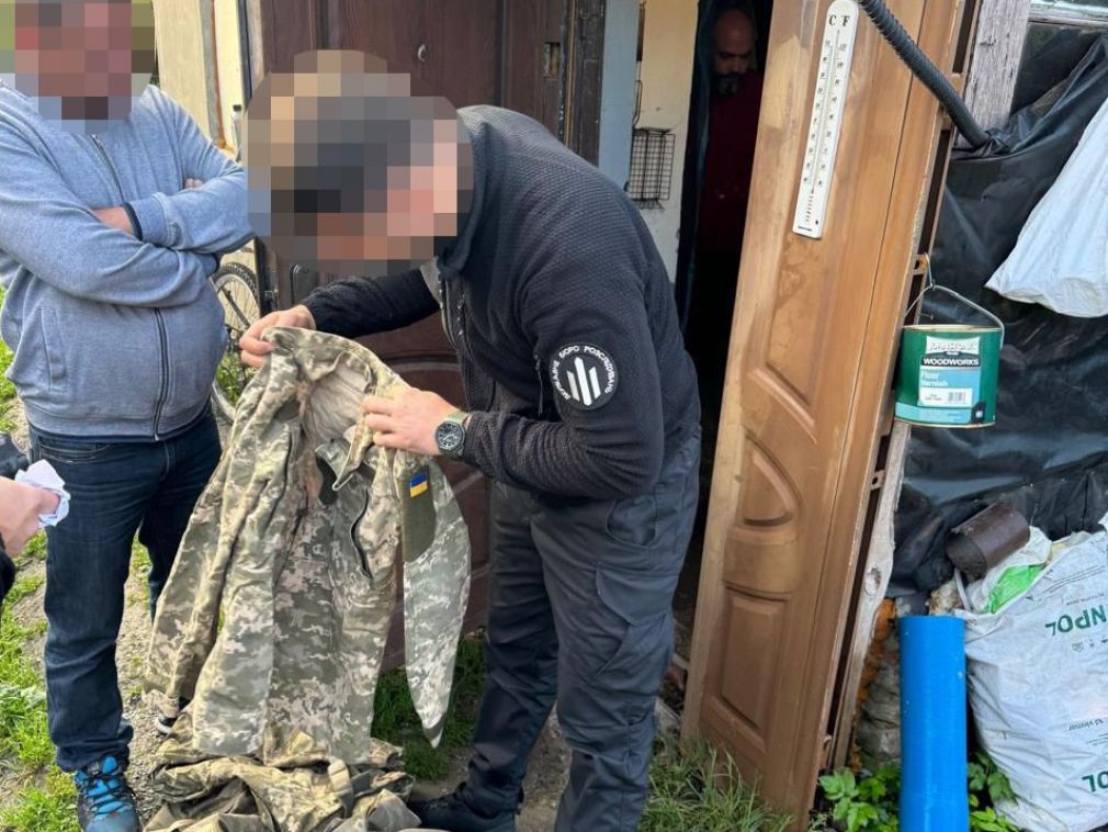 Командир рівненської військової частини змушував військових будувати йому будинок &mdash; ДБР