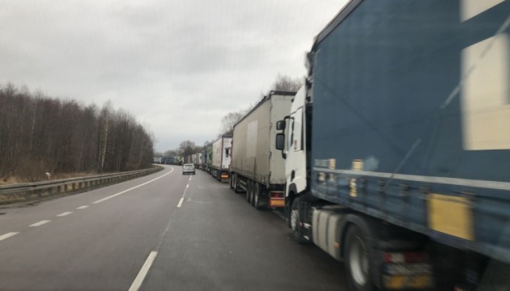 На кордоні з Польщею у чергах майже 2500 вантажівок