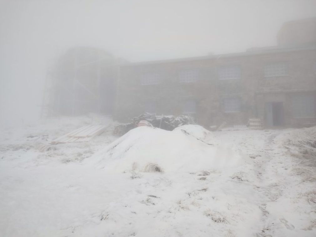 Чорногірський хребет засипало снігом