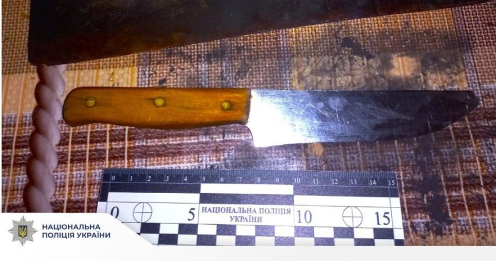На Рожнятівщині сусід вдарив сусіда ножем