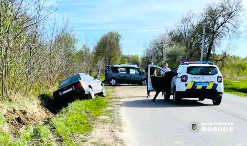 На Прикарпатті в ДТП загинула пасажирка, водійка в лікарні